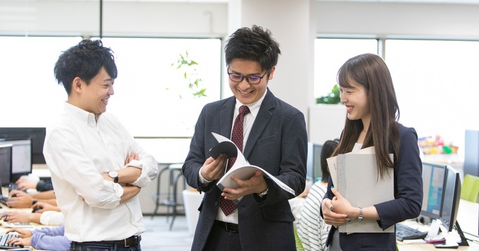 業界シェアNo.1の自社メディアで【入居アドバイザー】に挑戦しませんか?【恵比寿ガーデンプレイス勤務】★100%内勤!未経験OK!《月給29万円以上/19:30退社/服装自由》