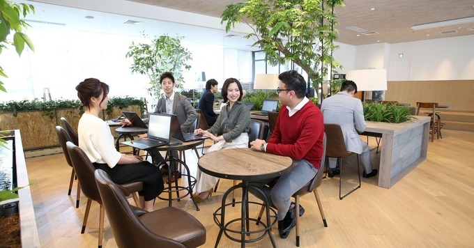 【法人営業/インバウンド領域】グローバル人材向けコンサル営業!スタートアップ事業で裁量大きく働きませんか?