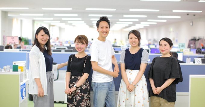 日本のスモールビジネスを支えるカスタマーサポート!お客様の事業を支えながら、会計の知識も習得できます。【残業少なめ、年間休日127日】