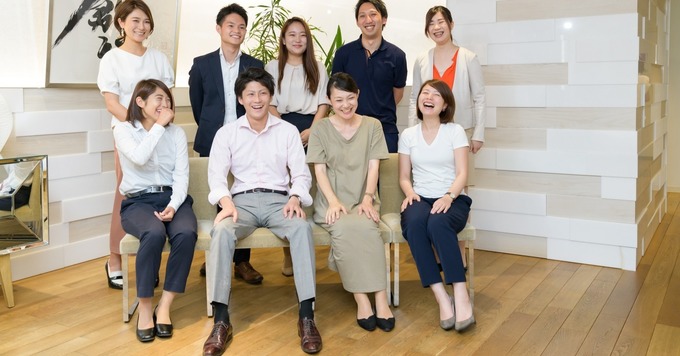 【企画営業職】企業の歯車ではありません!まさに第二創業期、仲間と共に会社を創って行きませんか?/浜松町・大門から駅近★ここの会社って、社員みんな挨拶が素敵すぎて、ドアを開けて入って来た時の空気が良いんですよね。だから頑張れるかな!!By社員Sさん
