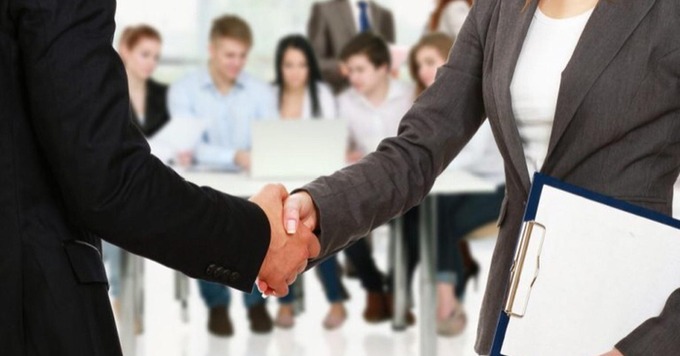 日々大忙しの社長、サポートしていただけませんか? ★月給25万円以上/残業少なめ