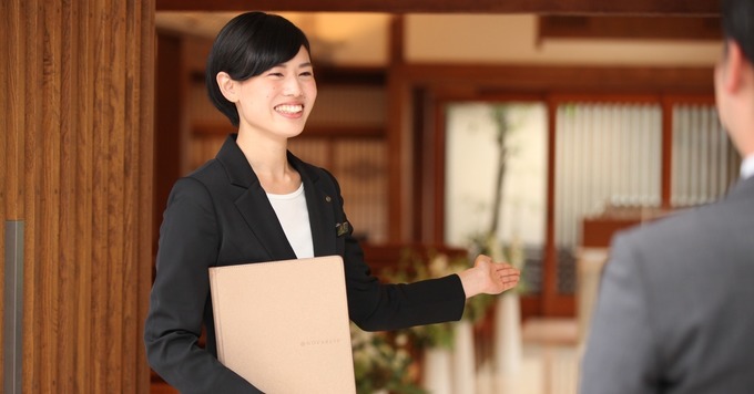 「今、私の仕事は人の心を動かしているか」徹底的にお客様へ寄り添う【ウェディングプランナー】《未経験可/女性管理職42.2%/中途入社5割》