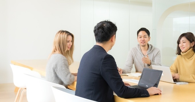 ファツションECフルサービスで最大手 オープンポジション募集<20時半以降の残業禁止/平均残業時間20時間>