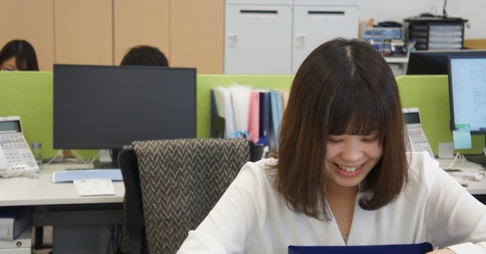 急募【営業事務】営業のサポートがメインですが、人事業務にも携われます!|未経験でも25万円スタート☆|シフトで休日をコントロール可能!(勤務地:新宿3丁目駅/徒歩1分駅近!)