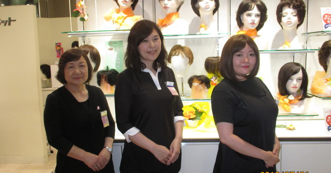 【全国23都道府県で募集】◆女性用ウィッグの大手企業『ショップのウィッグアドバイザー』◆《女性100%/残業少なめ/ワーキングマザー活躍中》
