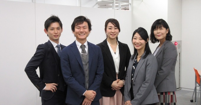 採用代行スタッフ/大手企業の採用を支えるプロに!/年間休日120日以上/育休取得率90%/有給取得率70%