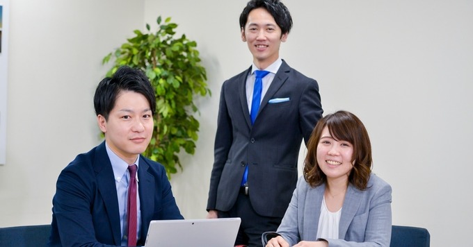 ≪急募/業界未経験OK≫従業員の成績査定職【役員直下の重要ポジション・正社員・池袋勤務】※年収360~500万円スタート