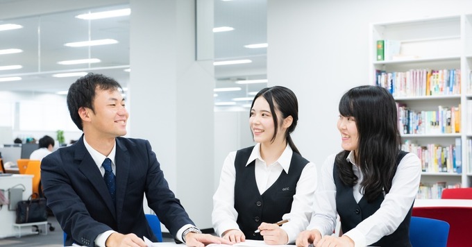◆チーム作業でサポート万全 ◆安心してスタートできます♪【システムエンジニア】 30代活躍中!すべて元請/自社開発/自社拠点/50年以上続くIT企業です!